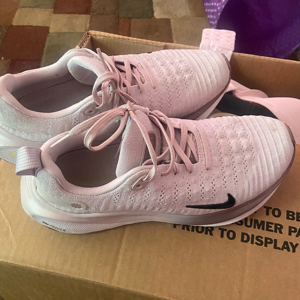 Nike Women's Light Pink Sneakers
